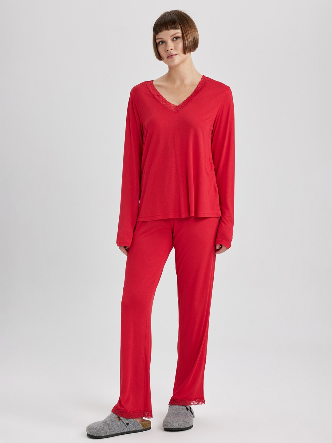 

DeFacto Lace Detail V-Neck Top With Lounge Pants, Red