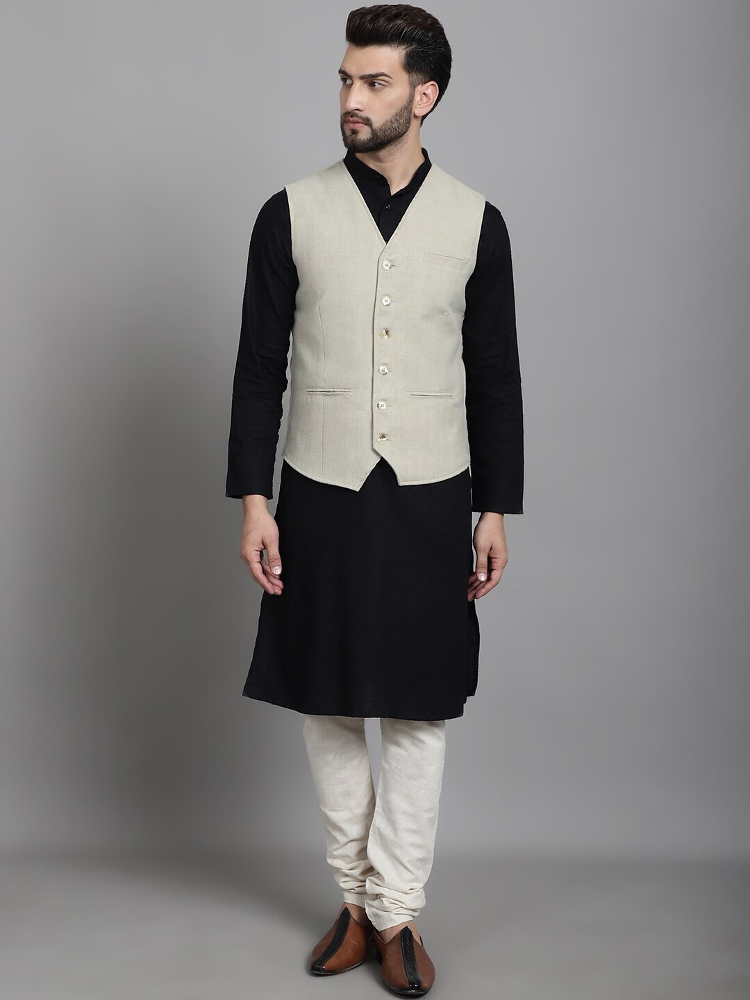 

even V-Neck Woven Nehru Jacket, Cream
