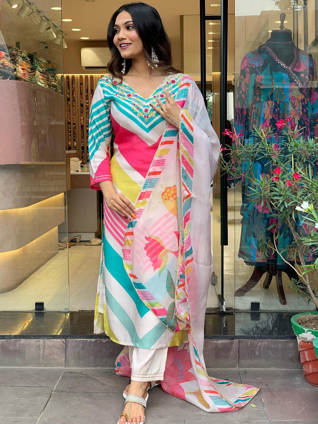 

KALINI Chevron Printed Beads & Stones Regular Kurta With Trousers & Dupatta, Pink