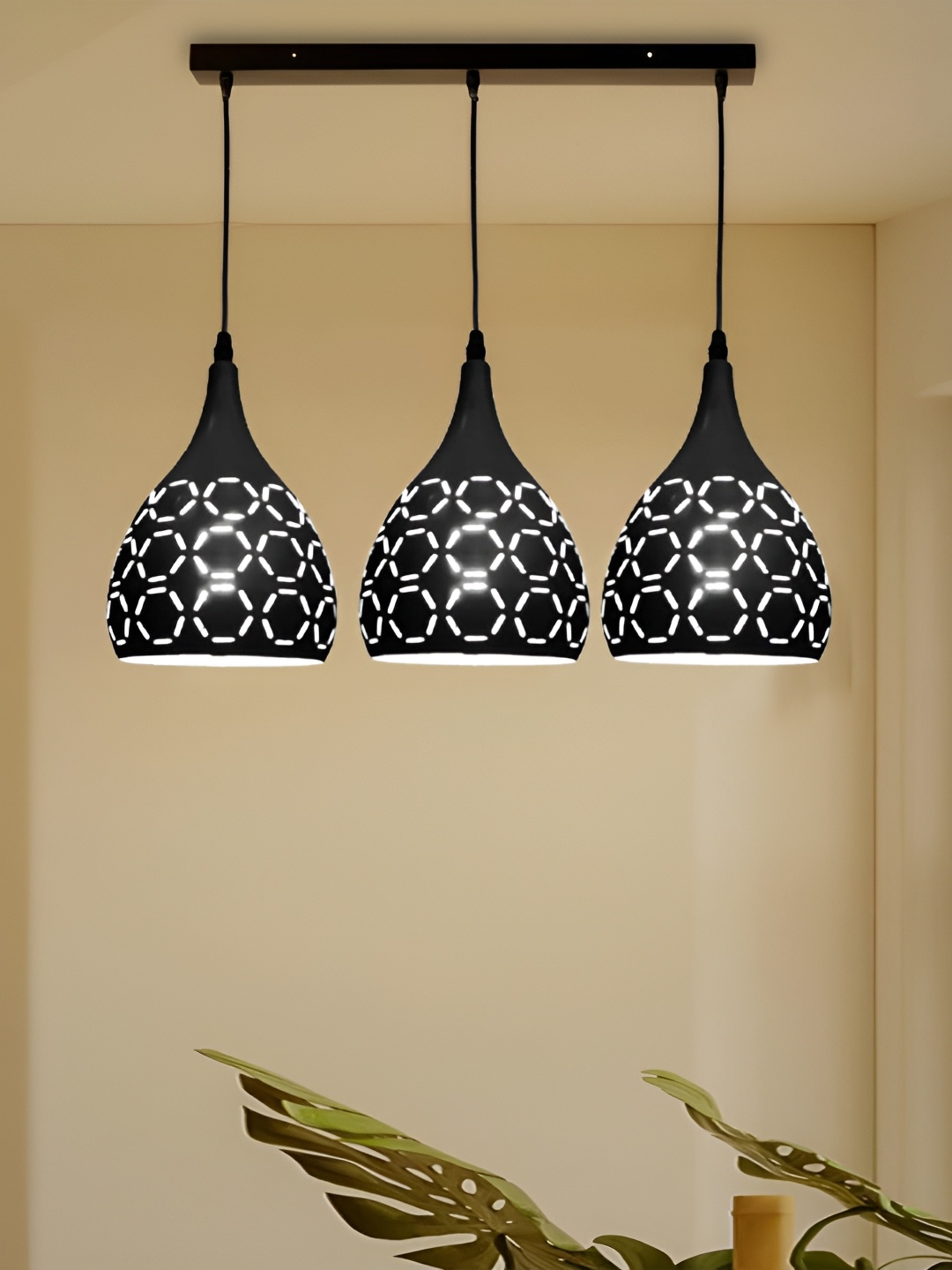 

GreyWings Black Aluminium Textured Contemporary Ceiling Lamp