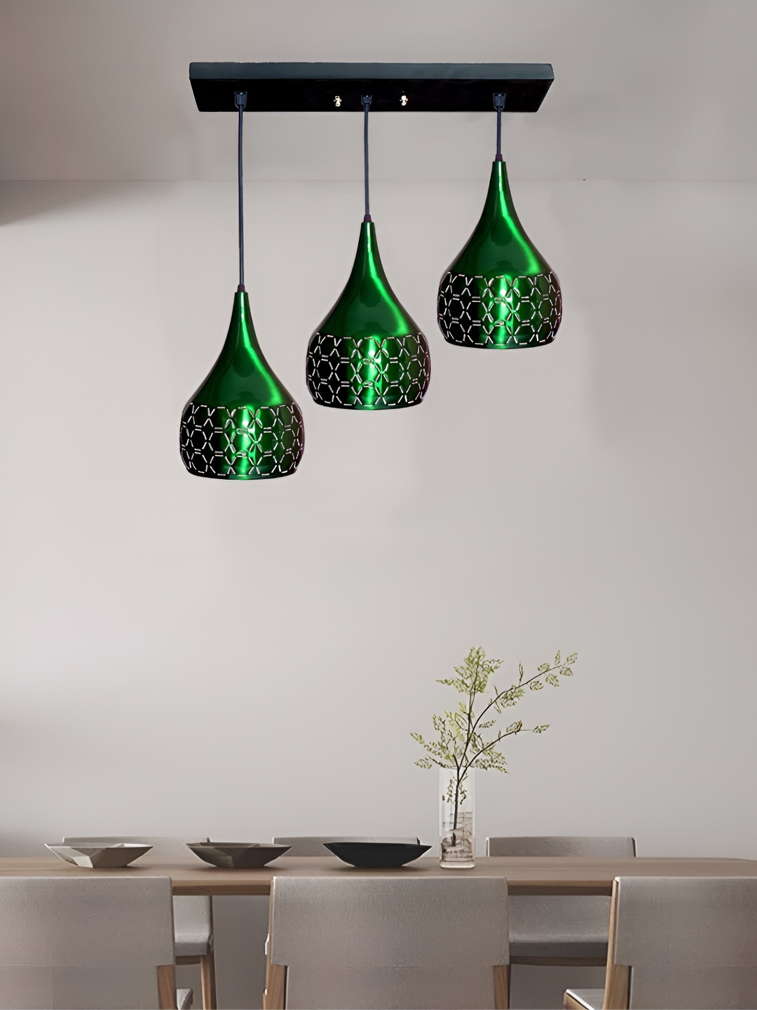 

GreyWings Green Colourblocked Aluminium Contemporary Ceiling Lamp