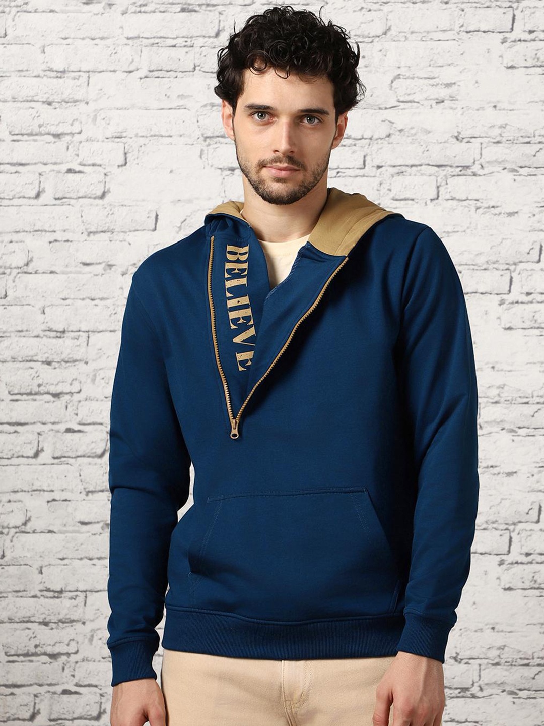 

NOBERO Typography Printed Hooded Fleece Sweatshirt, Navy blue
