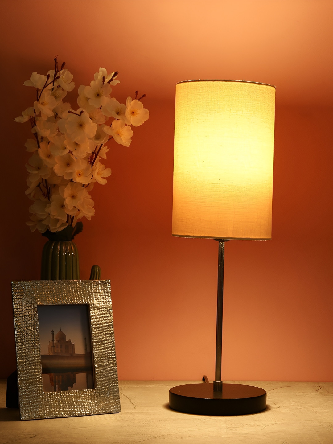 

BTR CRAFTS Cream Coloured & Black Cylindrical Shape Metal Table Lamp with Adjustable Cord