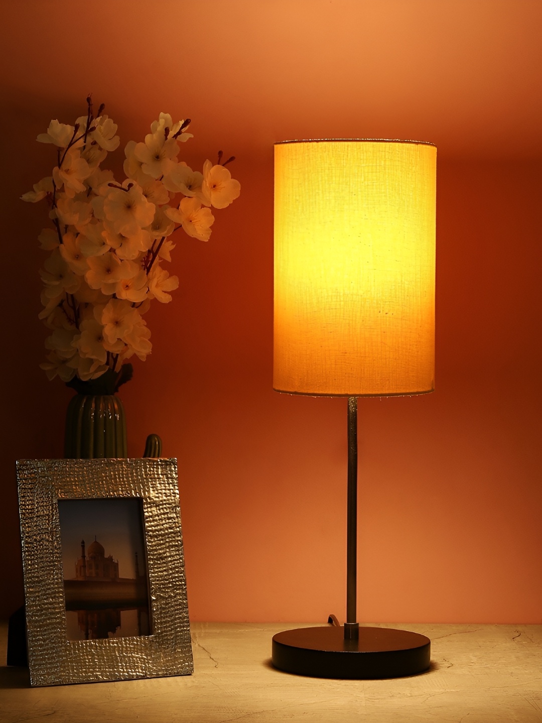

BTR CRAFTS Yellow & Black Cylindrical Shaped Metal Table Lamp with Adjustable Cord