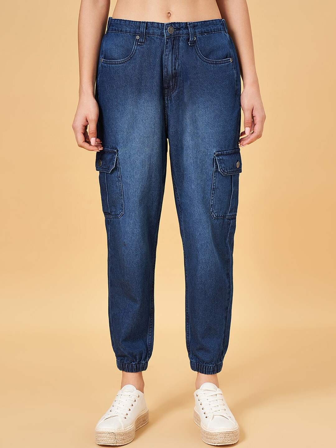 

YU by Pantaloons Women Clean Look Stretchable Jogger Jeans, Blue