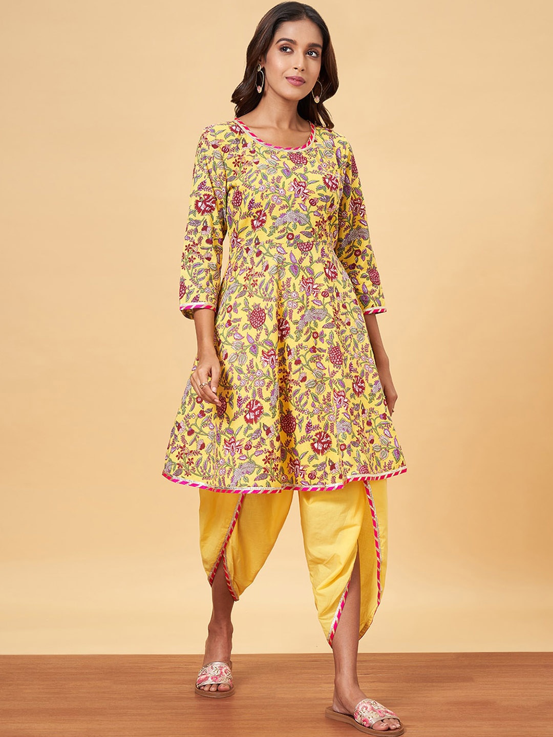 

YU by Pantaloons Floral Printed Pure Cotton Kurta with Dhoti Pants, Yellow