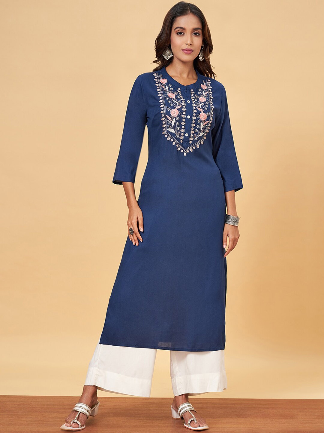 

YU by Pantaloons Floral Yoke Design Thread Work Straight Kurta, Navy blue