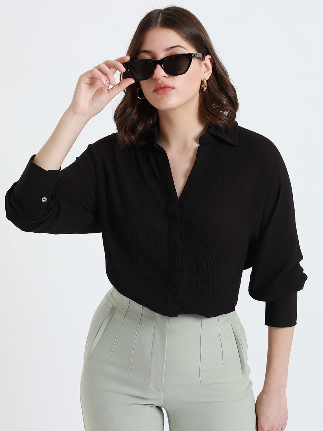 

DL Woman Spread Collar Oversized Casual Shirt, Black