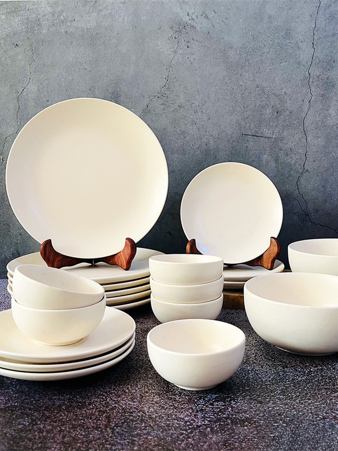 

The Artisan Emporium White 20 Pieces Ceramic Matte Finished Dinner Set