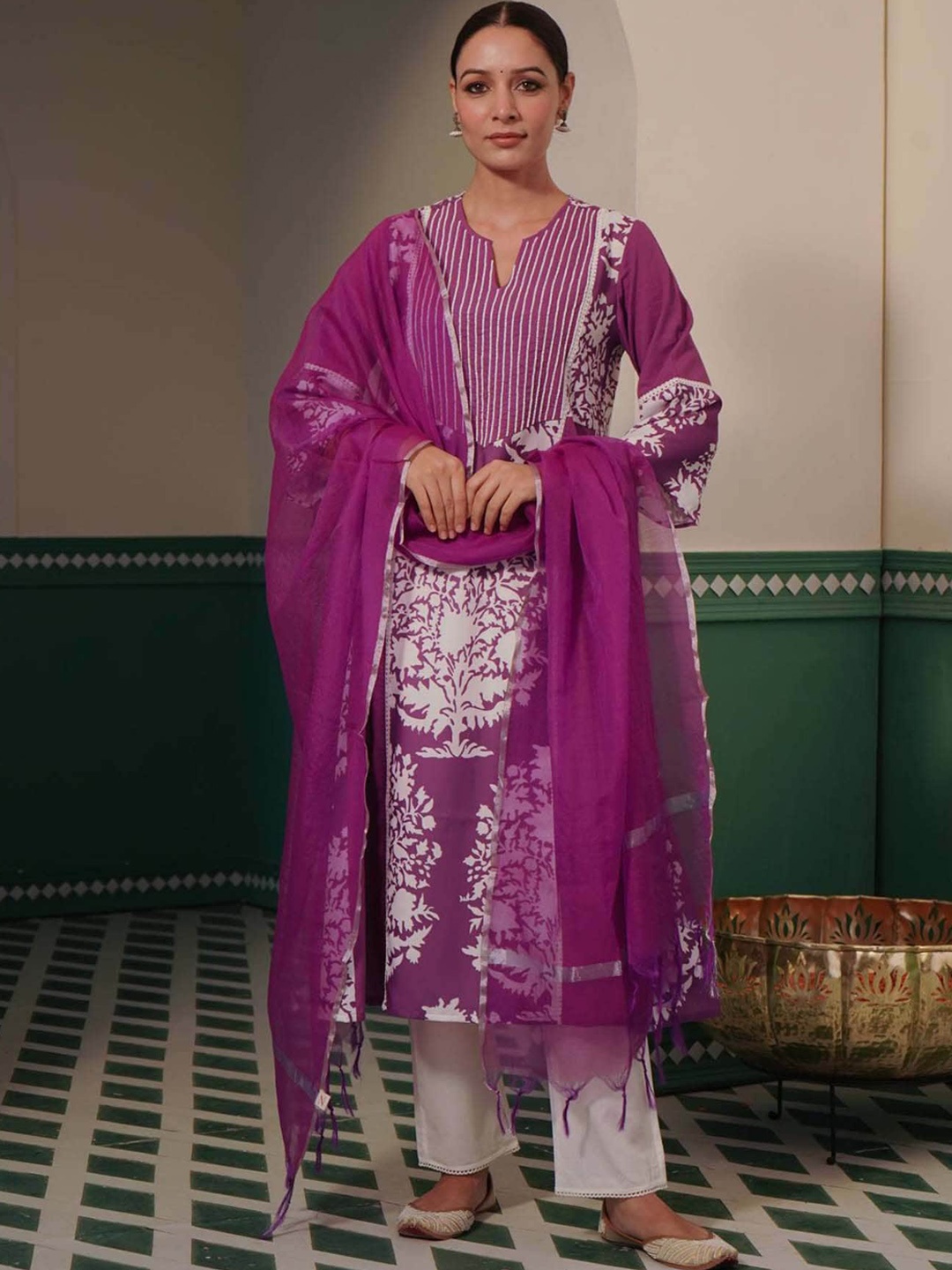 

NERO Floral Printed Thread Work Pure Cotton Kurta With Trousers & Dupatta, Magenta