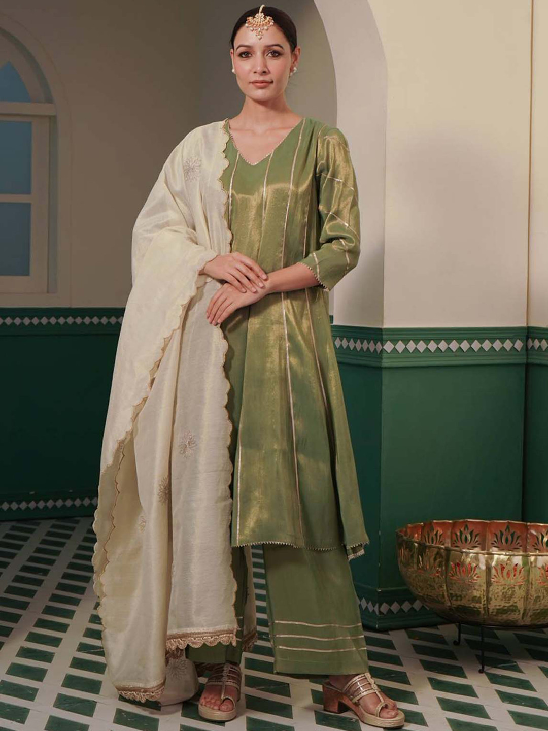 

NERO Striped V-Neck Regular Kurta With Trousers & Dupatta, Green