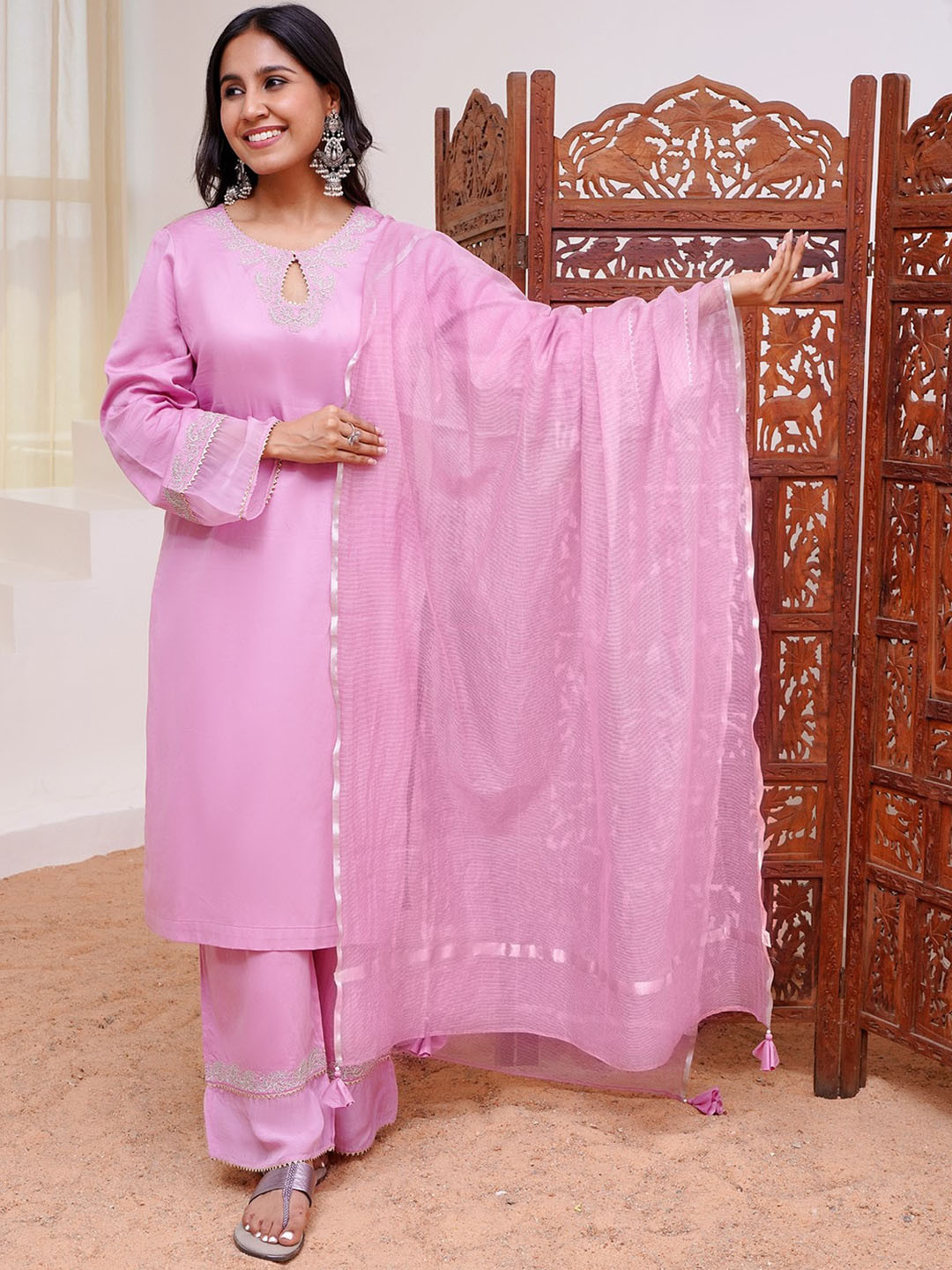 

NERO Floral Yoke Design Thread Work Keyhole Neck A-line Kurta With Palazzos & Dupatta, Pink