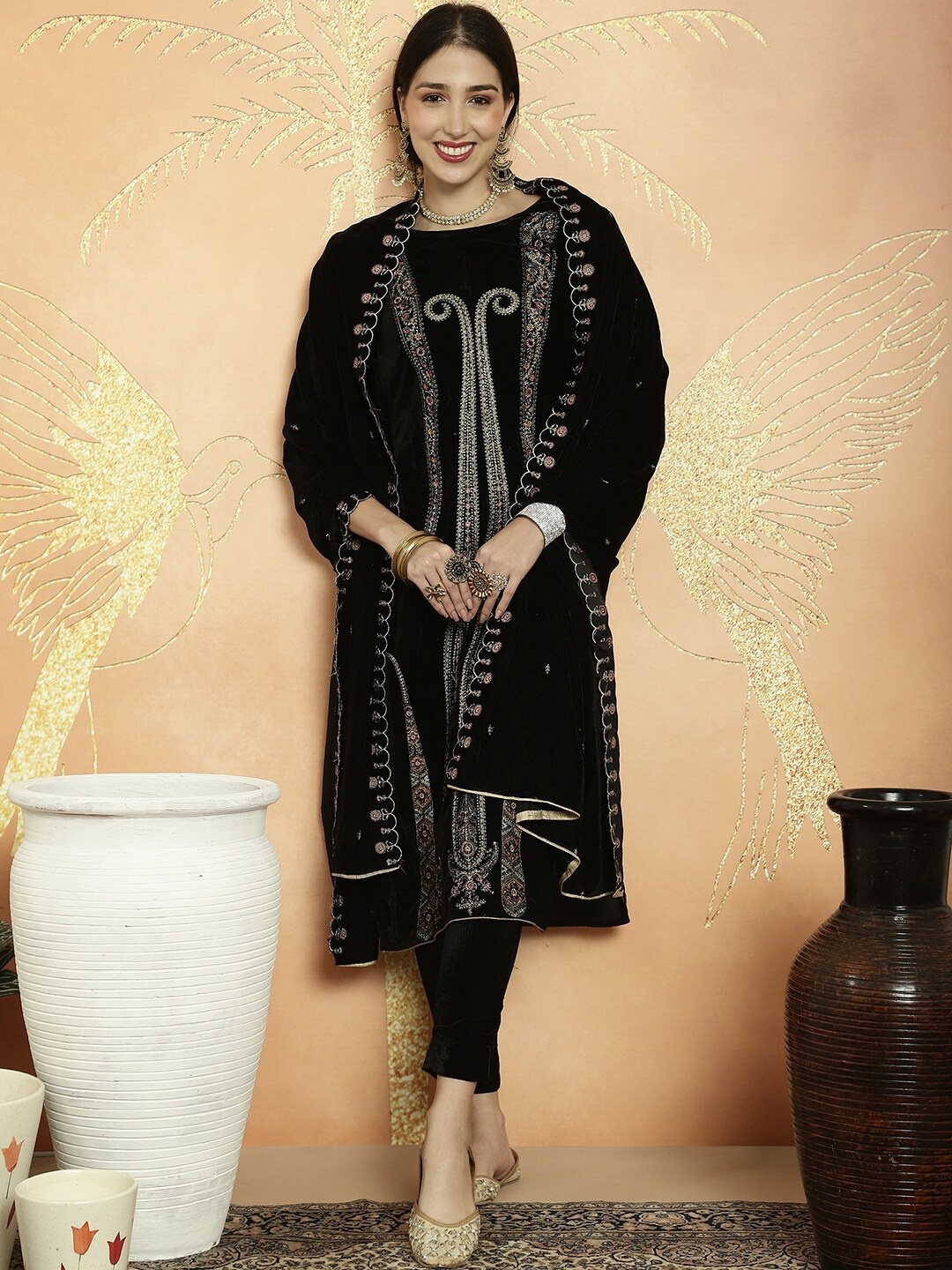 

Stylee LIFESTYLE Paisley Embroidered Velvet Unstitched Dress Material, Black