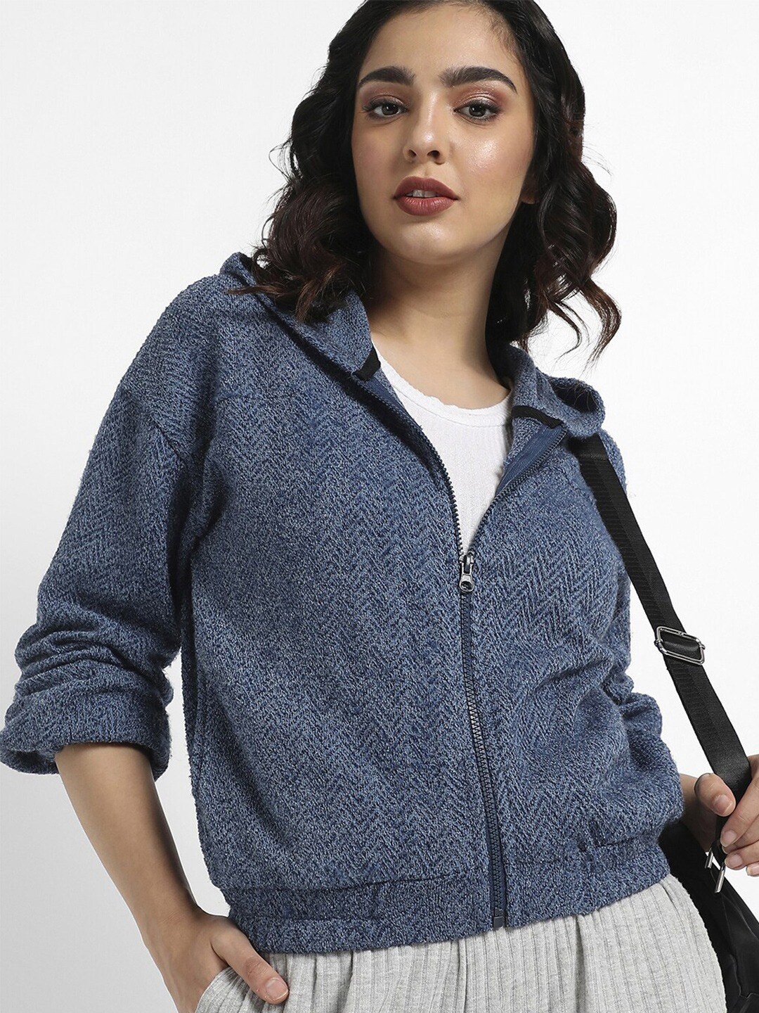 

Campus Sutra Hooded Cotton Sweatshirt, Blue