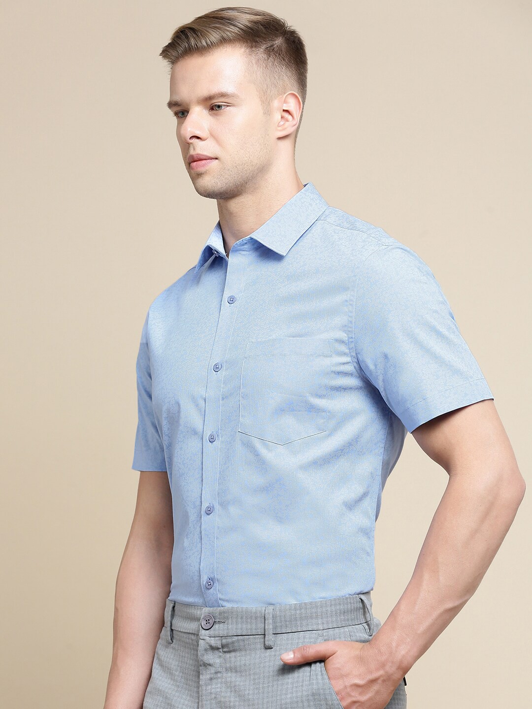 

INVICTUS Standard Slim Fit Micro Ditsy Printed Cotton Formal Shirt, Blue