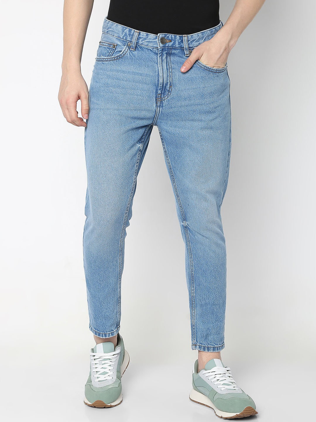 

R&B Men Slim Fit Mid-Rise Light Fade Clean Look Cotton Jeans, Blue