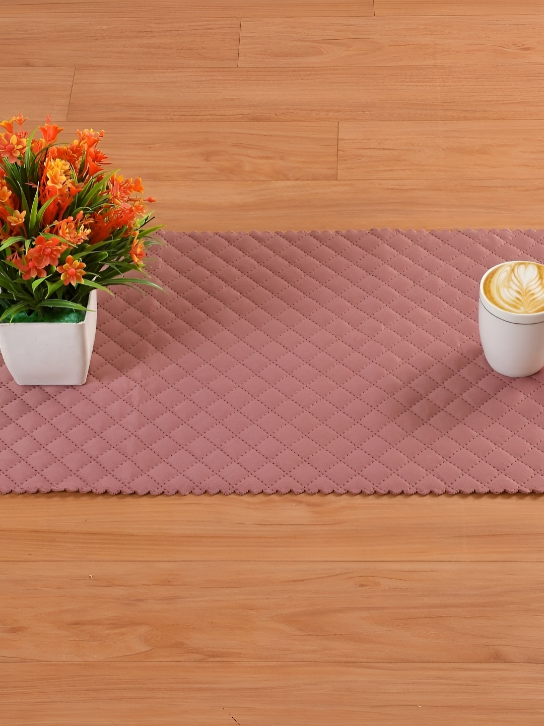 

HOMADORN Pink Quiltes Table Runner