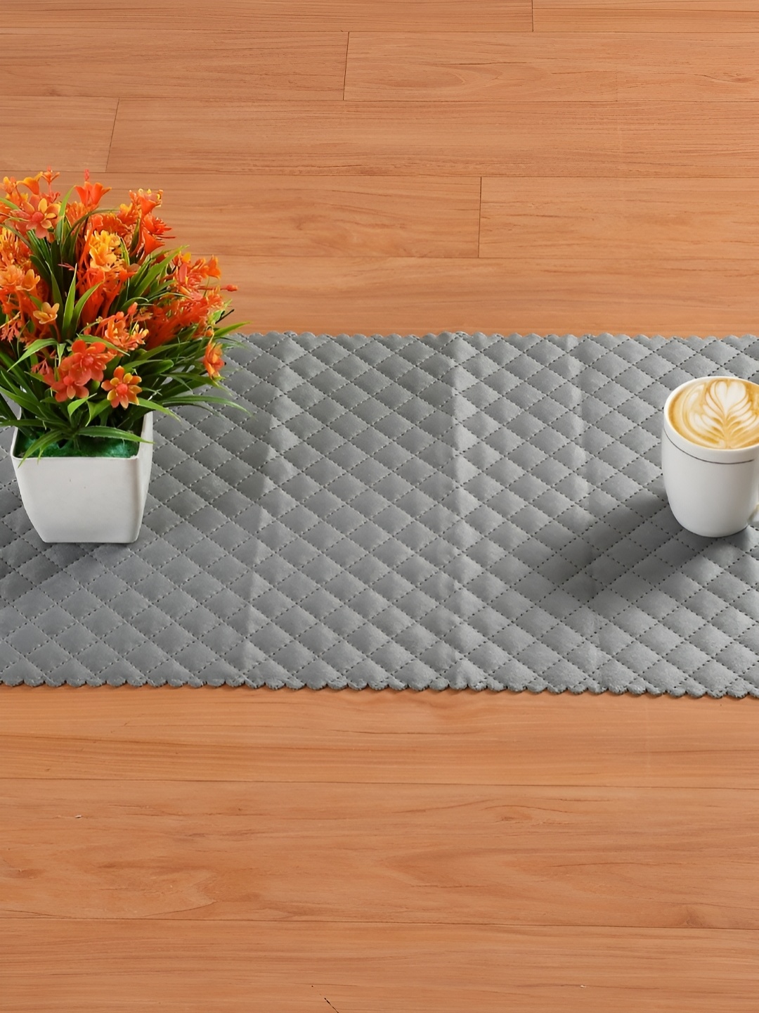 

HOMADORN Grey Quilted Table Runner