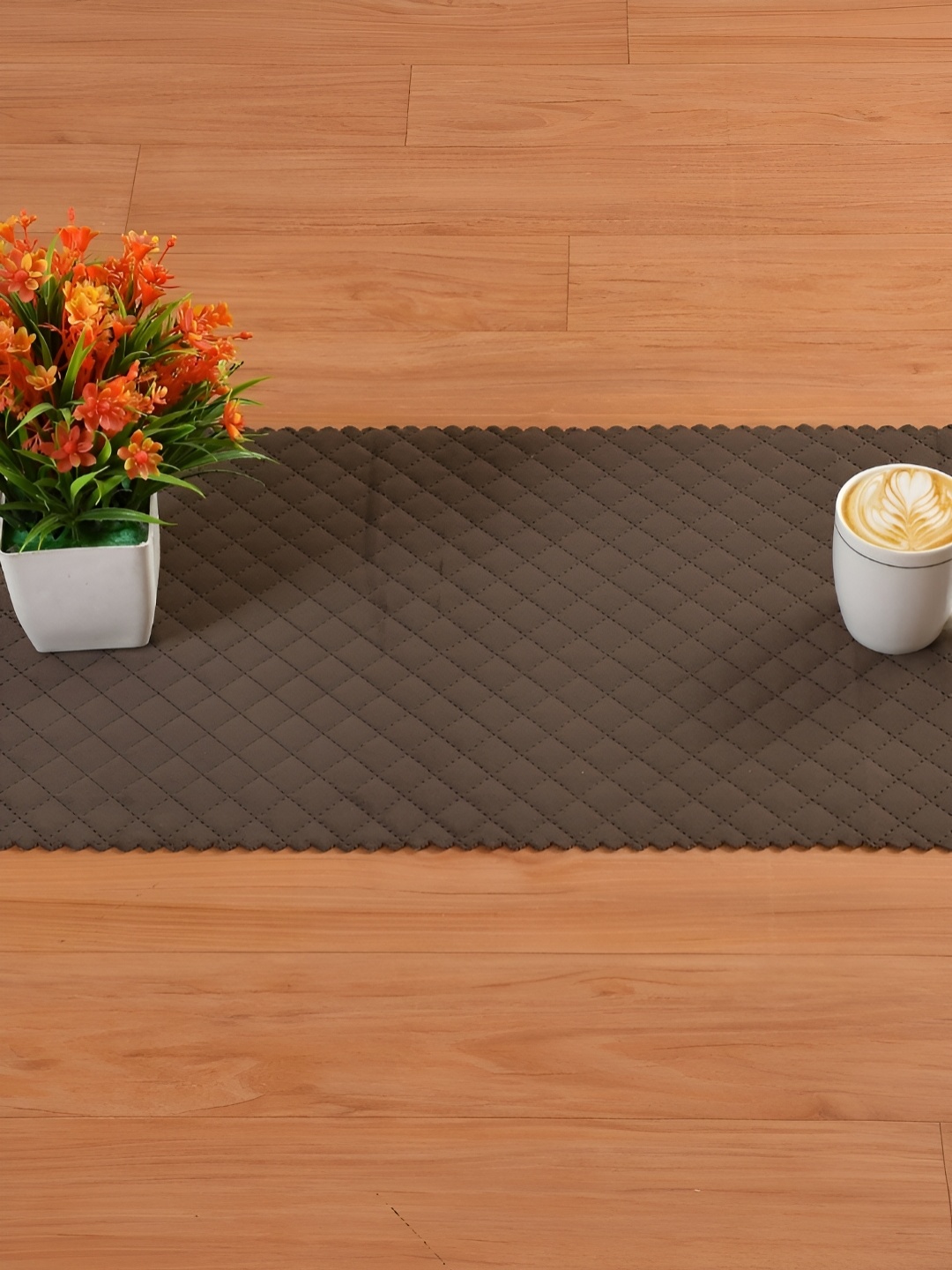 

HOMADORN Brown Quilted Table Runner