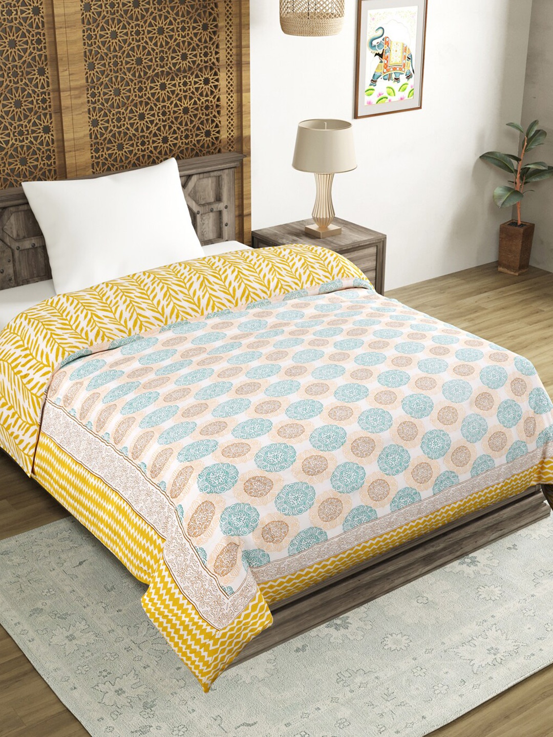 

Aura Green & White Geometric Mild Winter 350 GSM Single Bed Quilt