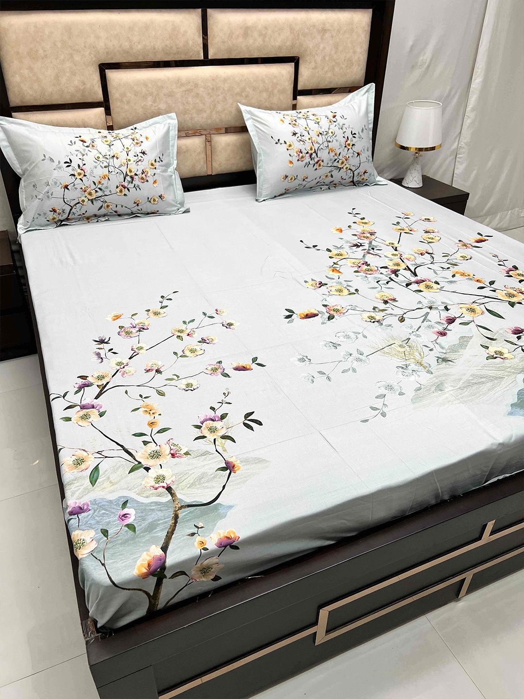 

Pure Decor Blue & Grey Floral Pure Cotton 350 TC King Bedsheet with 2 Pillow Covers
