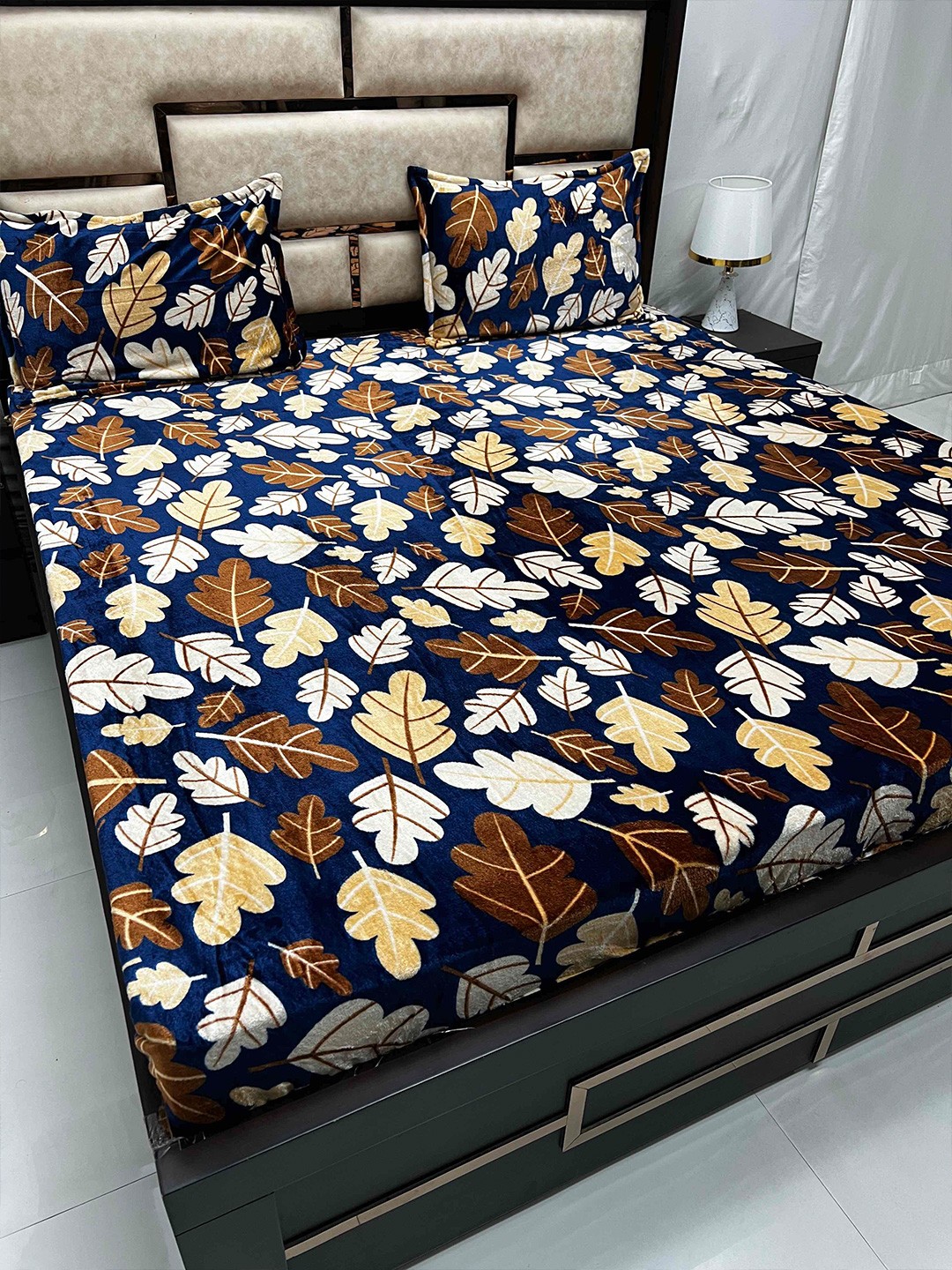 

Pure Decor cozy Navy Blue & Brown Floral 120 TC King Bedsheet with 2 Pillow Covers