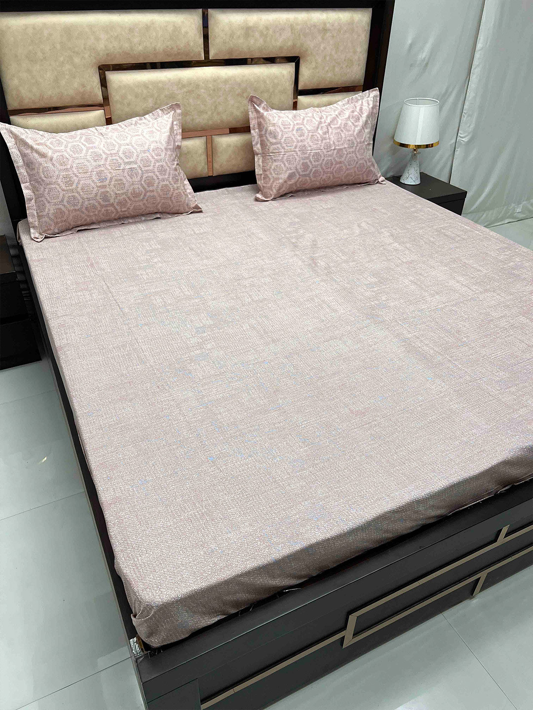 

Pure Decor Lifestyle Brown 300 TC Abstract Cotton King Bedsheet with 2 Pillow Covers