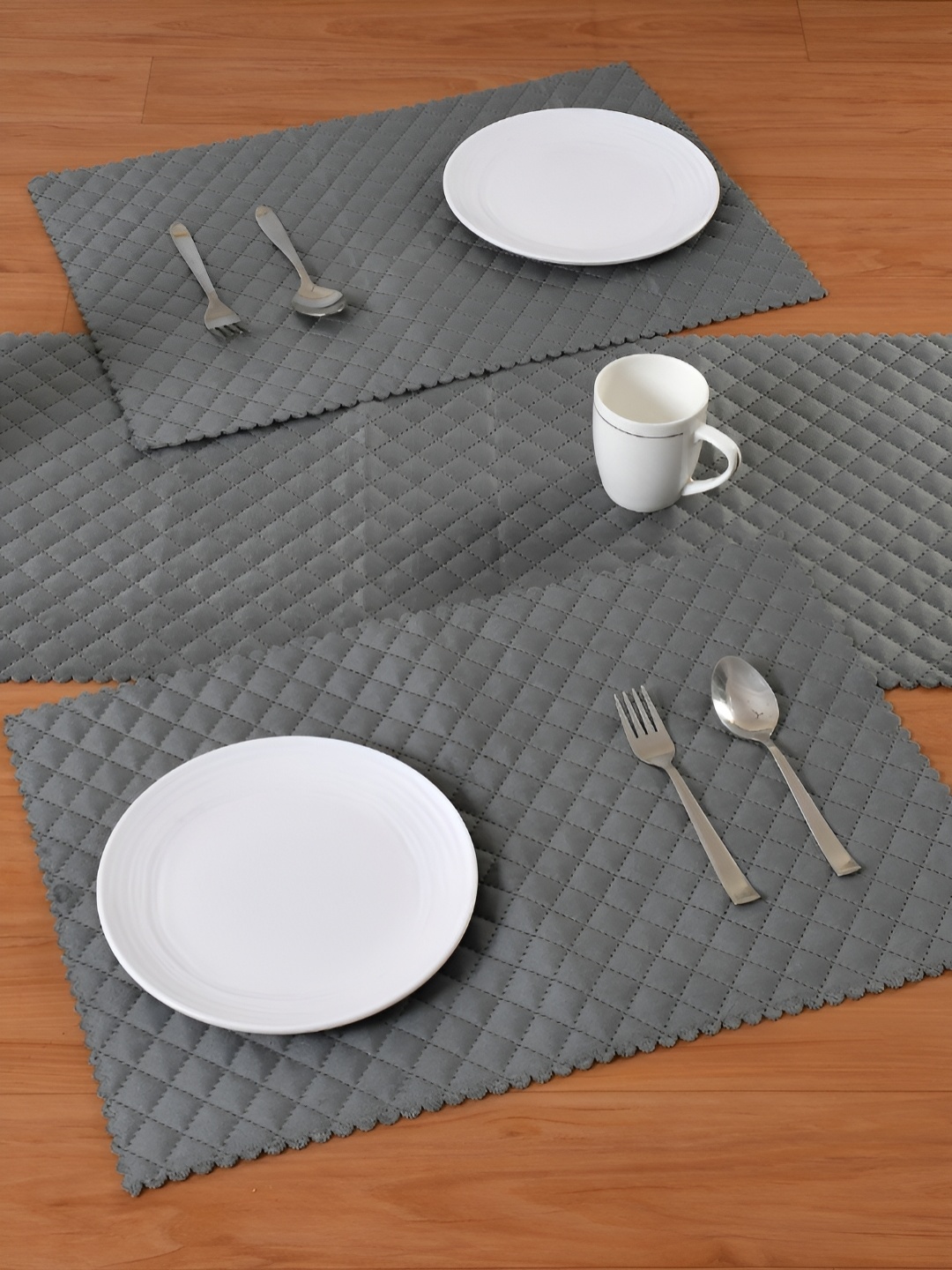 

HOMADORN Grey 5 Pieces Quilted Velvet Table Runner With Placemats