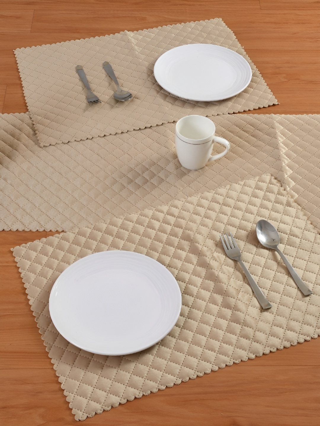 

HOMADORN Beige 5 Pieces Quilted Velvet Table Runner With Placemats