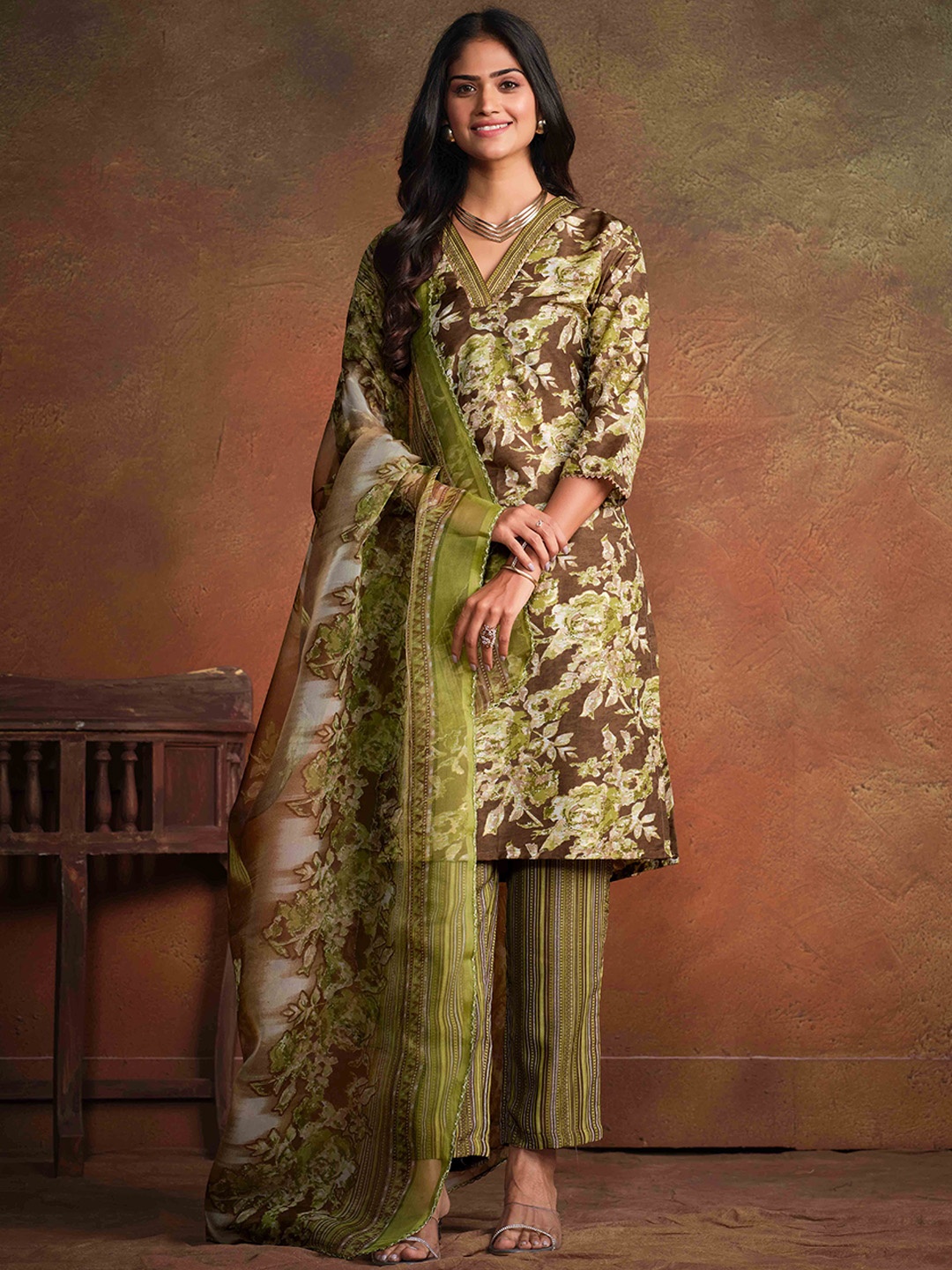 

Sangria Floral Printed V-Neck Kurta With Trouser & Dupatta, Green