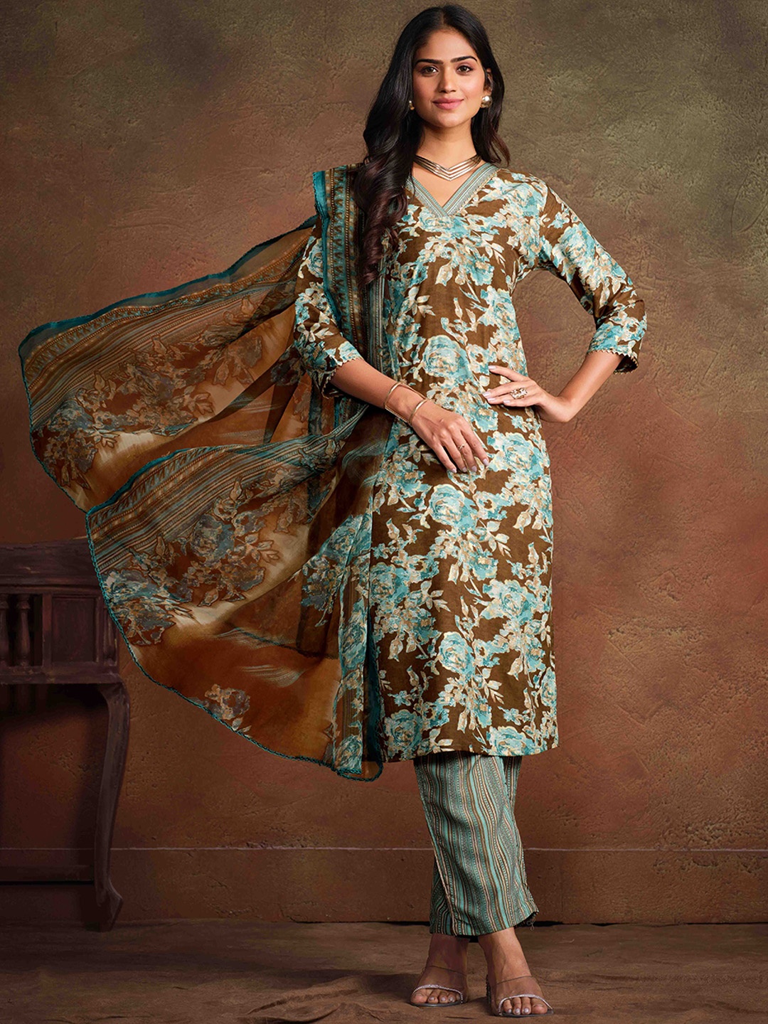 

Sangria Floral Printed V-Neck Kurta With Trouser & Dupatta, Brown