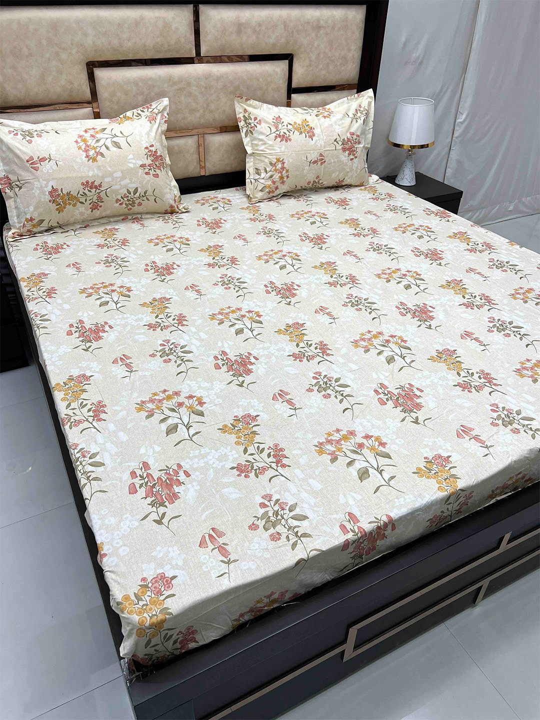 

Pure Decor Villa Cream 300 TC Floral Cotton King Bedsheet with 2 Pillow Covers