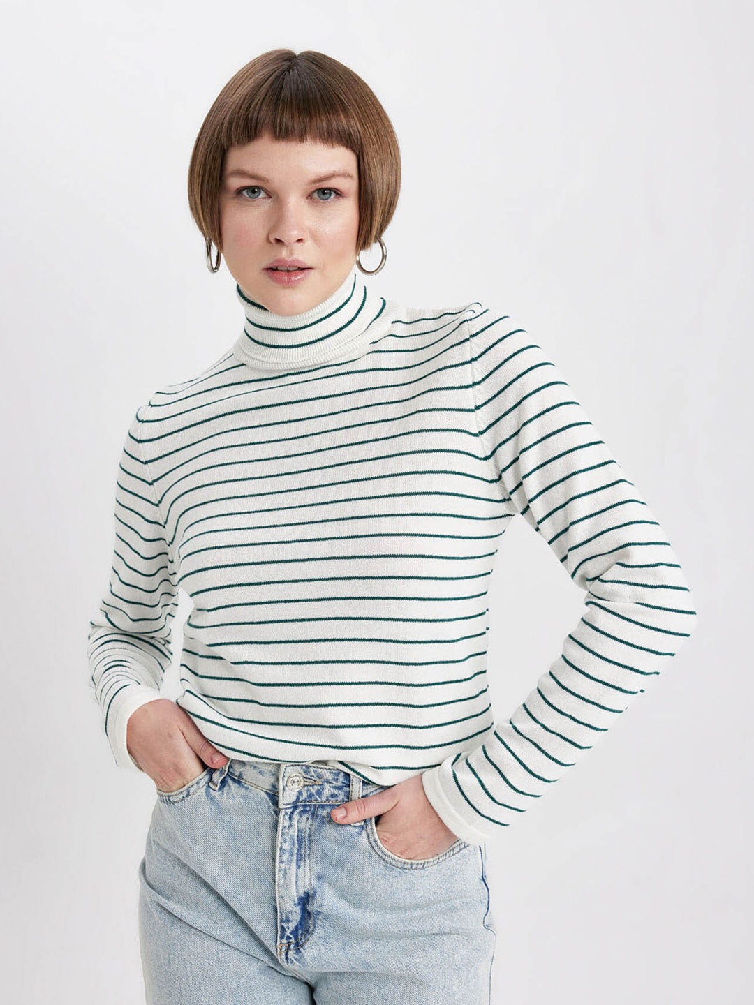 

DeFacto Striped Turtle Neck Acrylic Pullover Sweater, White