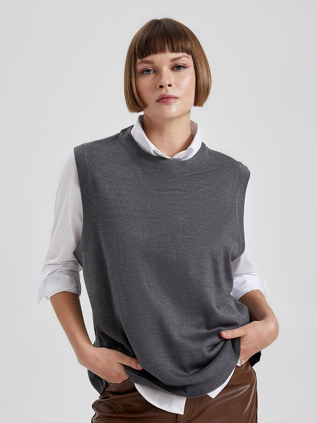 

DeFacto Sleeveless Acrylic Sweater Vest, Grey