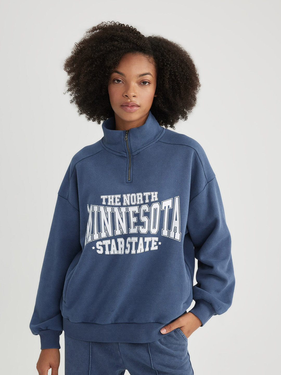 

DeFacto Typography Printed Mock Collar Half Zipper Pullover Sweater, Blue