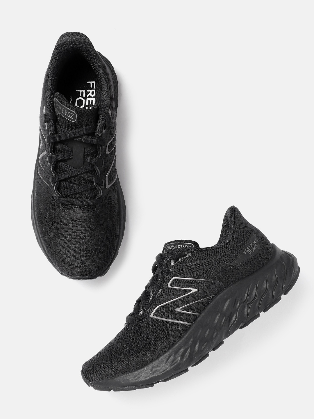 

New Balance Women Woven Design EVOZ Running Shoes, Black