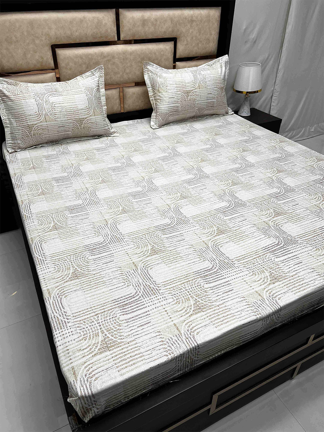 

Pure Decor Divine Fur Brown Geometric 330 TC Cotton King Bedsheet with 2 Pillow Covers