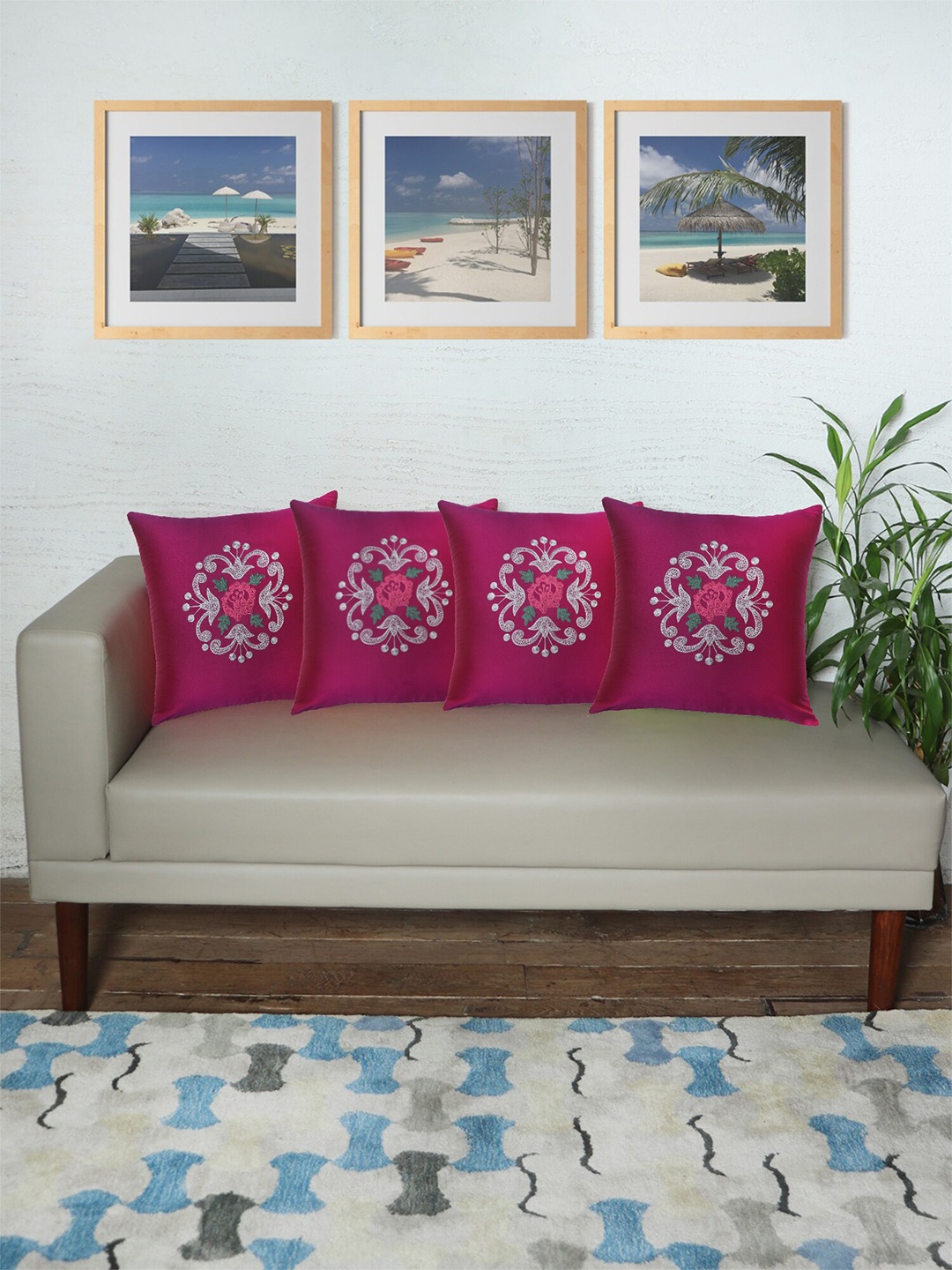 

ZEBA Magenta & White 4 Pieces Square Cushion Covers