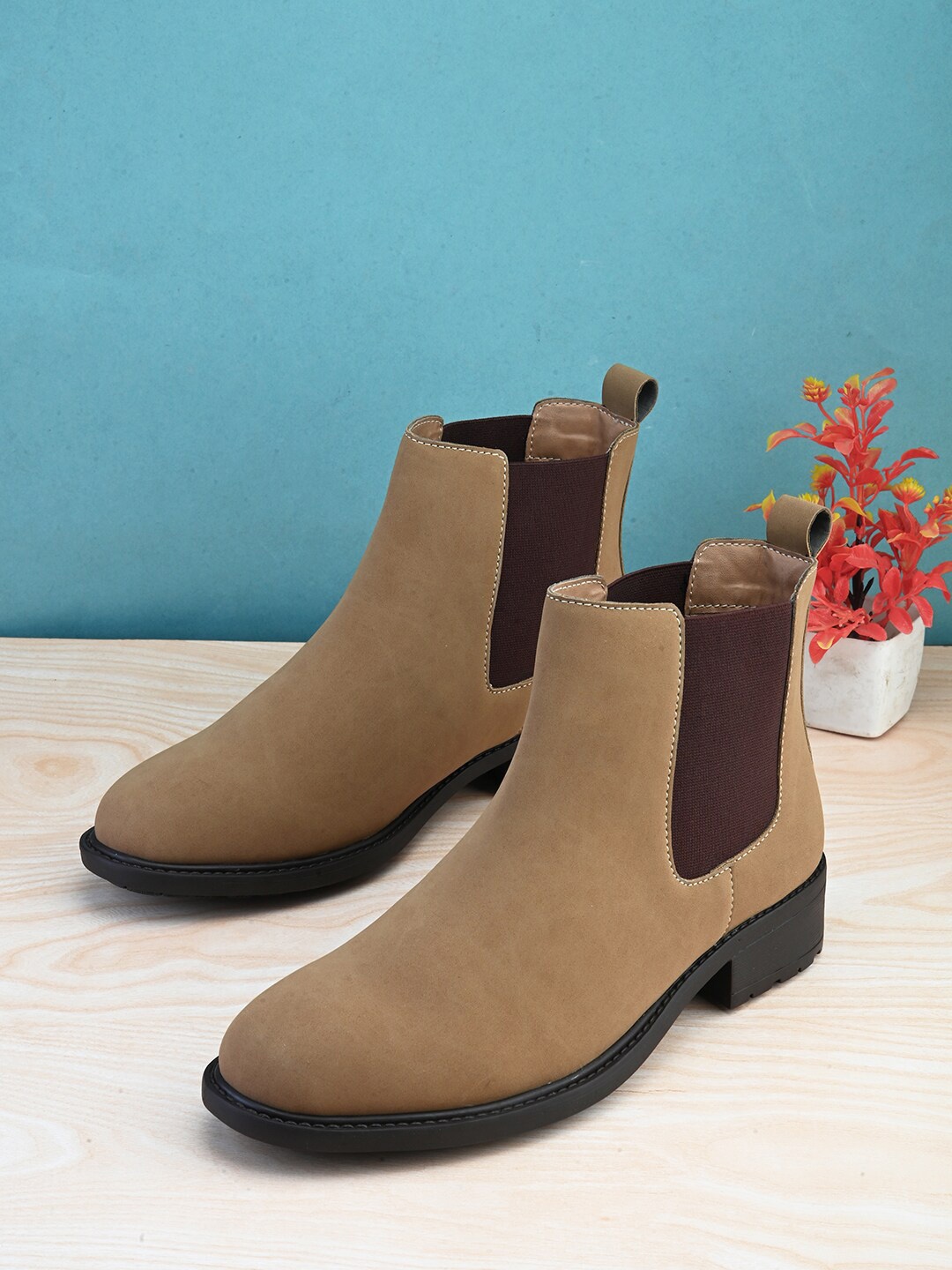 

The Roadster Lifestyle Co. Women Tan Brown Block Heeled Round Toe Mid-Top Chelsea Boots