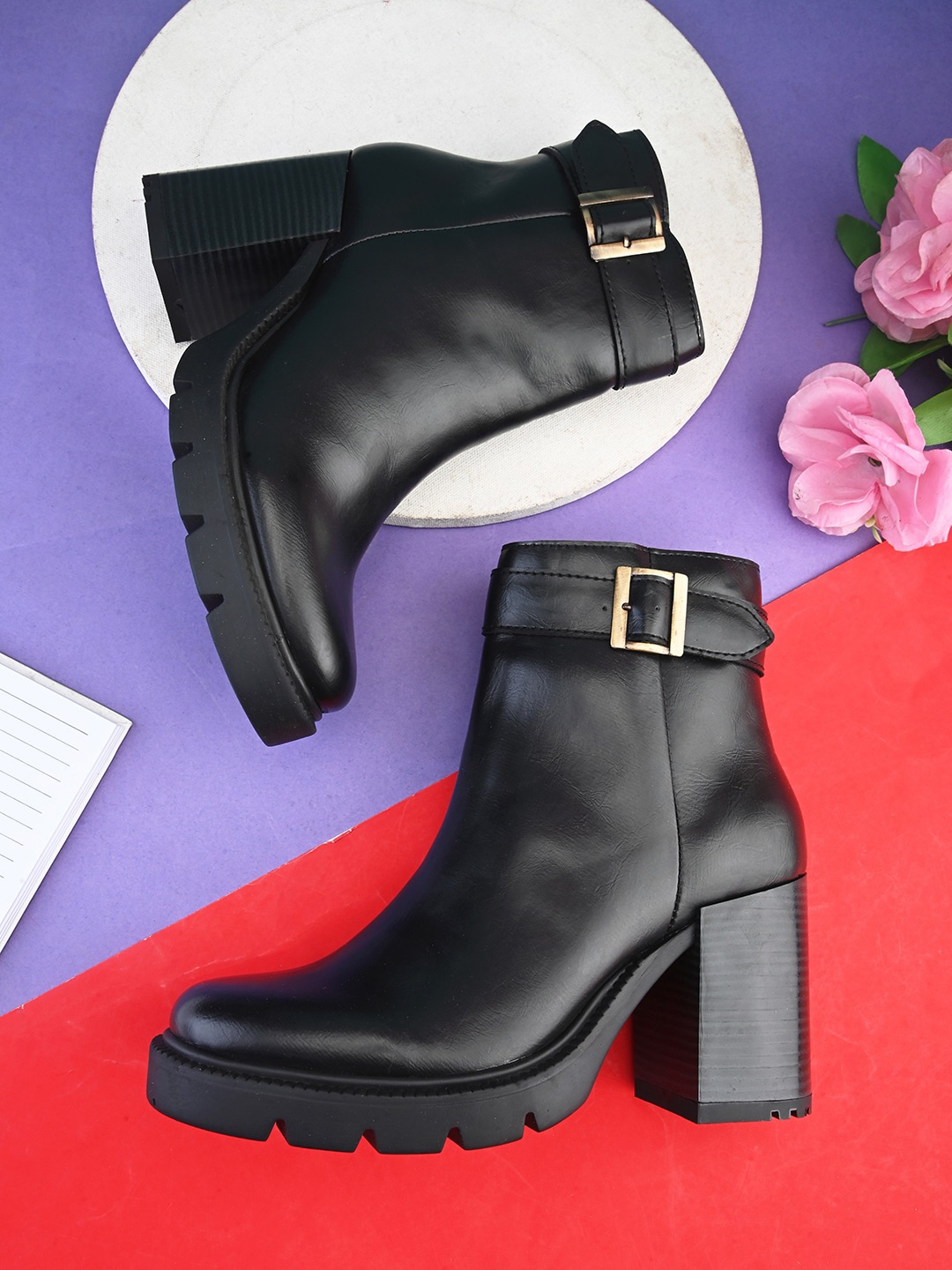 

Roadster Women Zippered Boots, Black