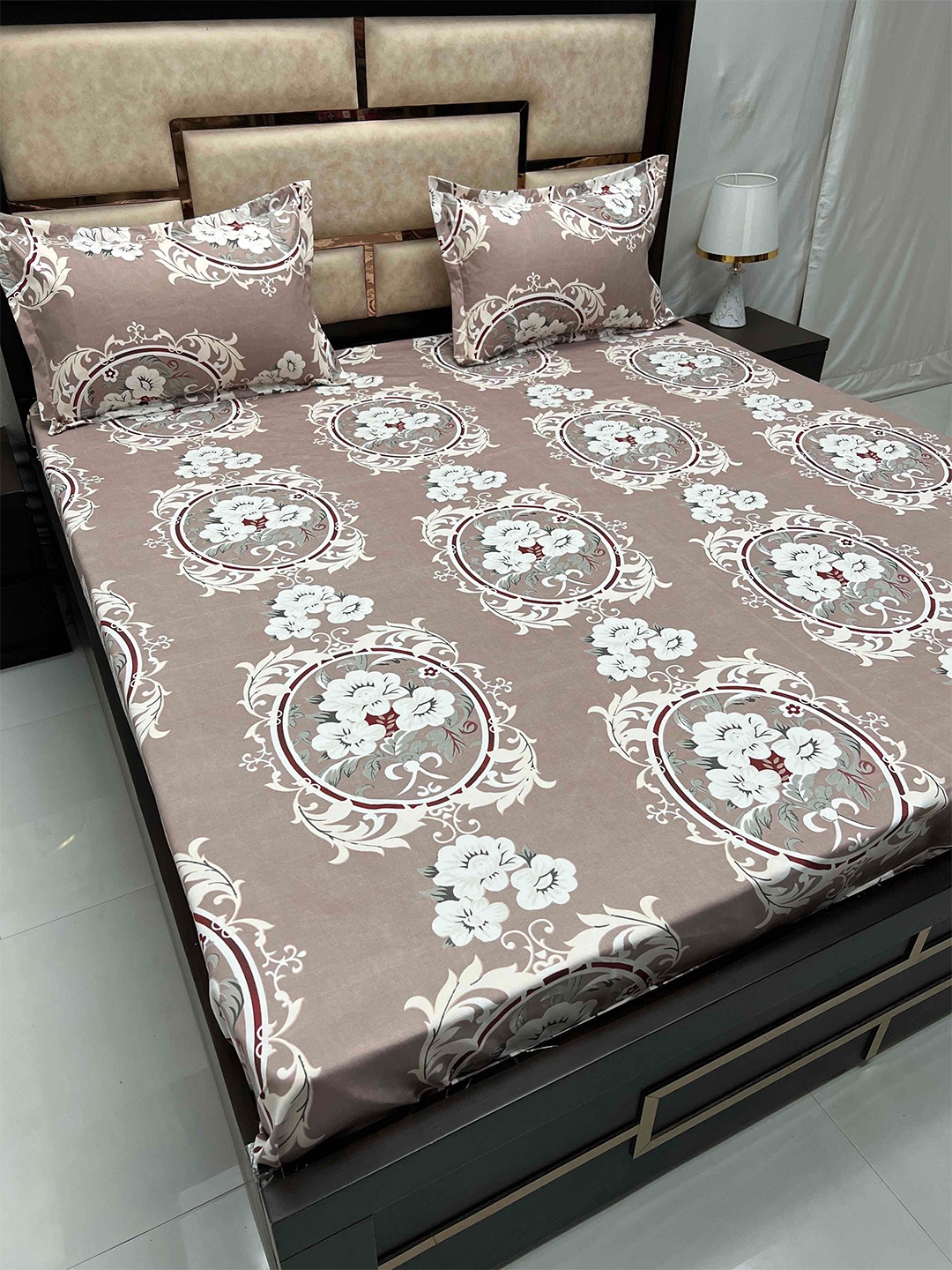 

Pure Decor Amulya Brown & Maroon Floral 230 TC Queen Bedsheet with 2 Pillow Covers