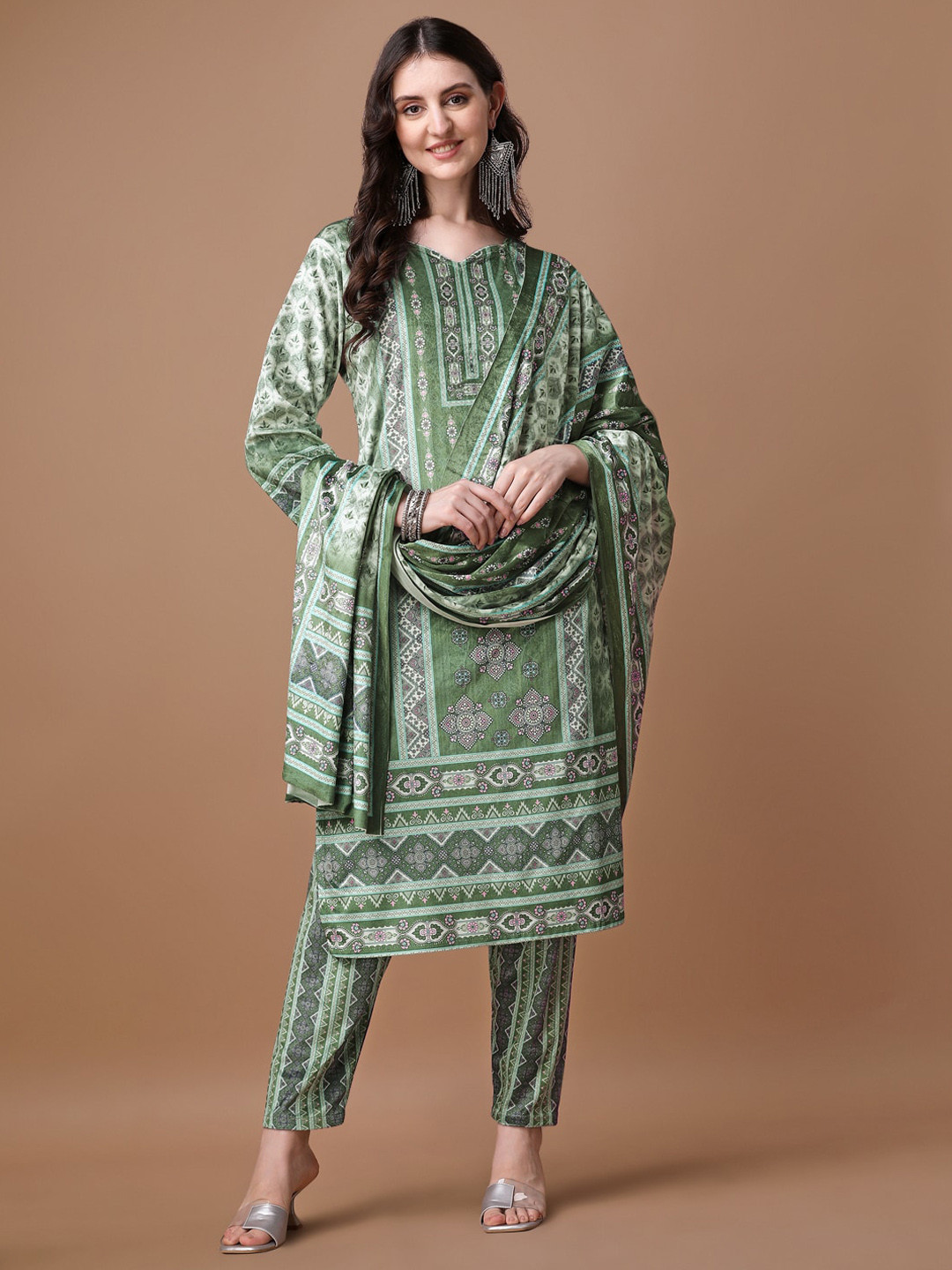 

Ziva Fashion Ethnic Motifs Printed Velvet Kurta & Trousers With Dupatta, Green