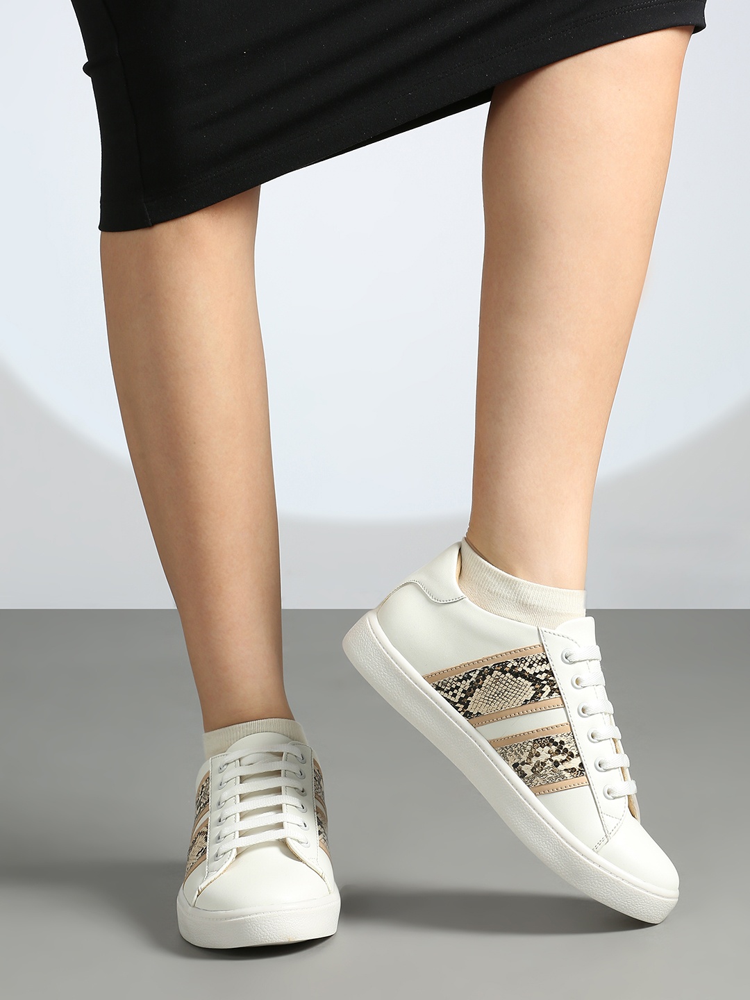 

Inc 5 Women Animal Printed Comfort Insole Sneakers, White