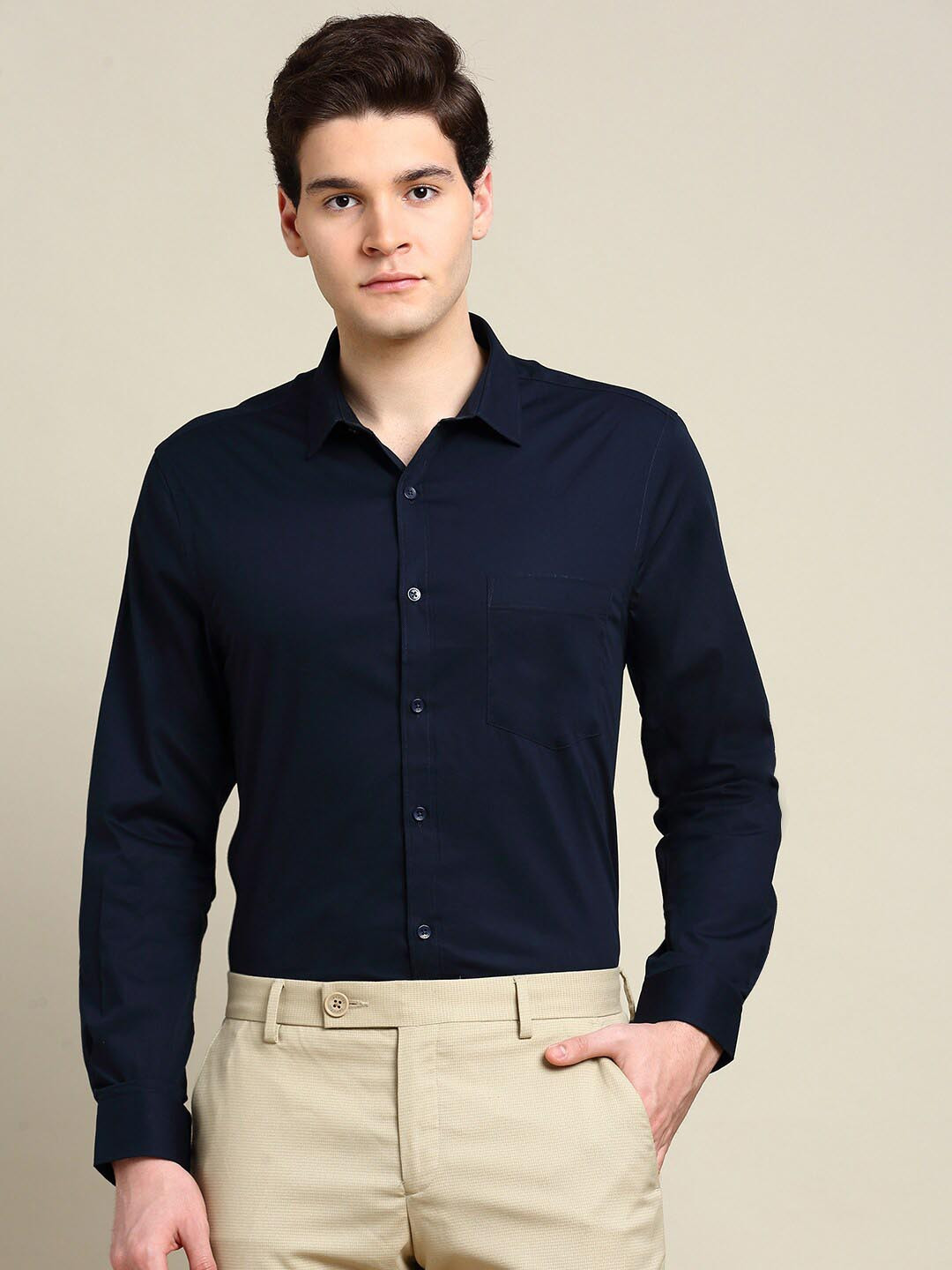 

INVICTUS Standard Slim Fit Spread Collar Cotton Formal Shirt, Navy blue