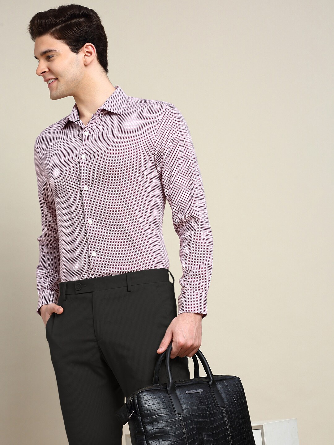 

INVICTUS Standard Slim Fit Micro Ditsy Printed Formal Cotton Shirt, White
