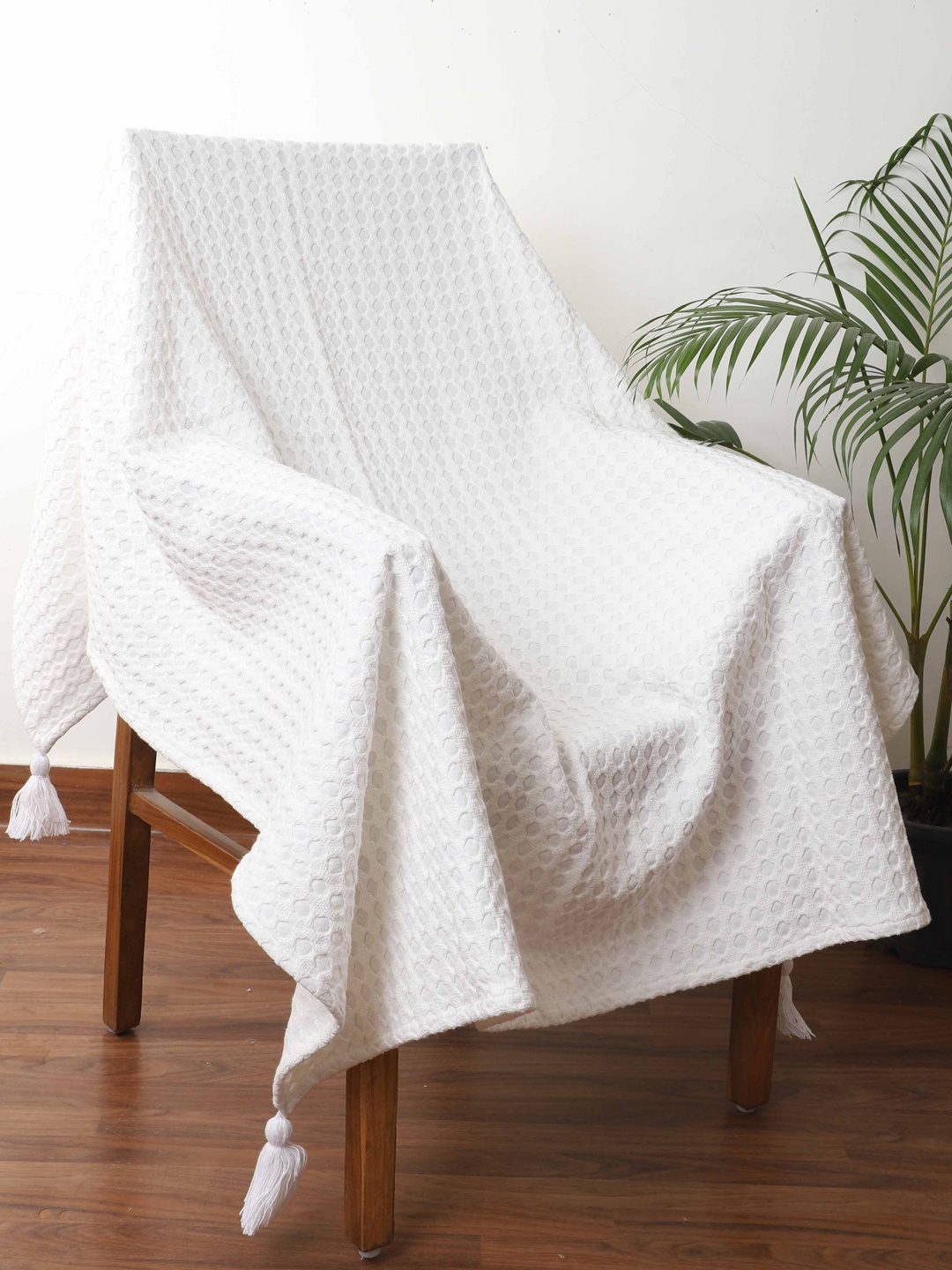 

Jamio Firati White Waffle Textured Pure Cotton Throws