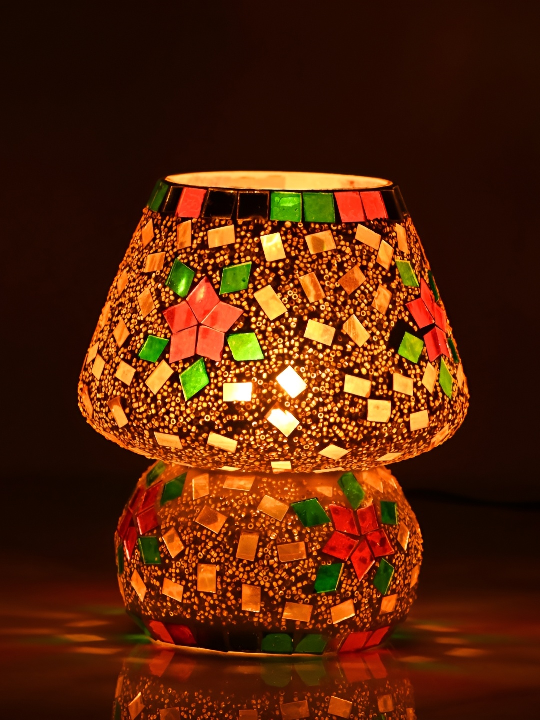 

Afast White & Red Glass Table Lamp with Adjustable Cord