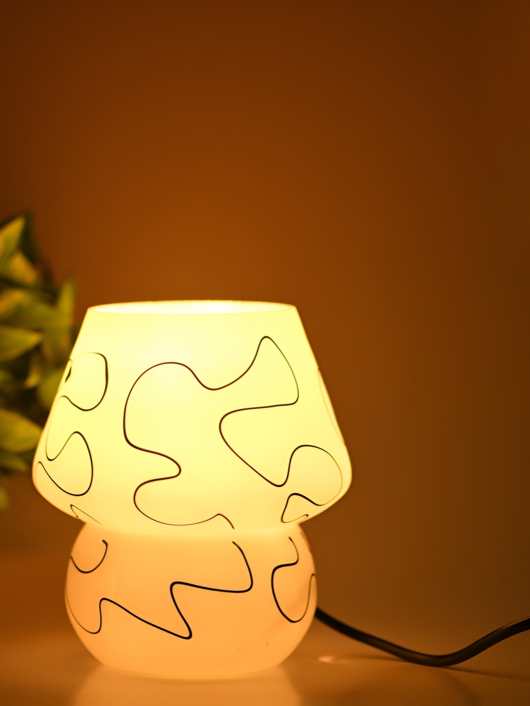 

Afast White & Black Printed Abstract Shaped Glass Table Lamp with Adjustable Cord