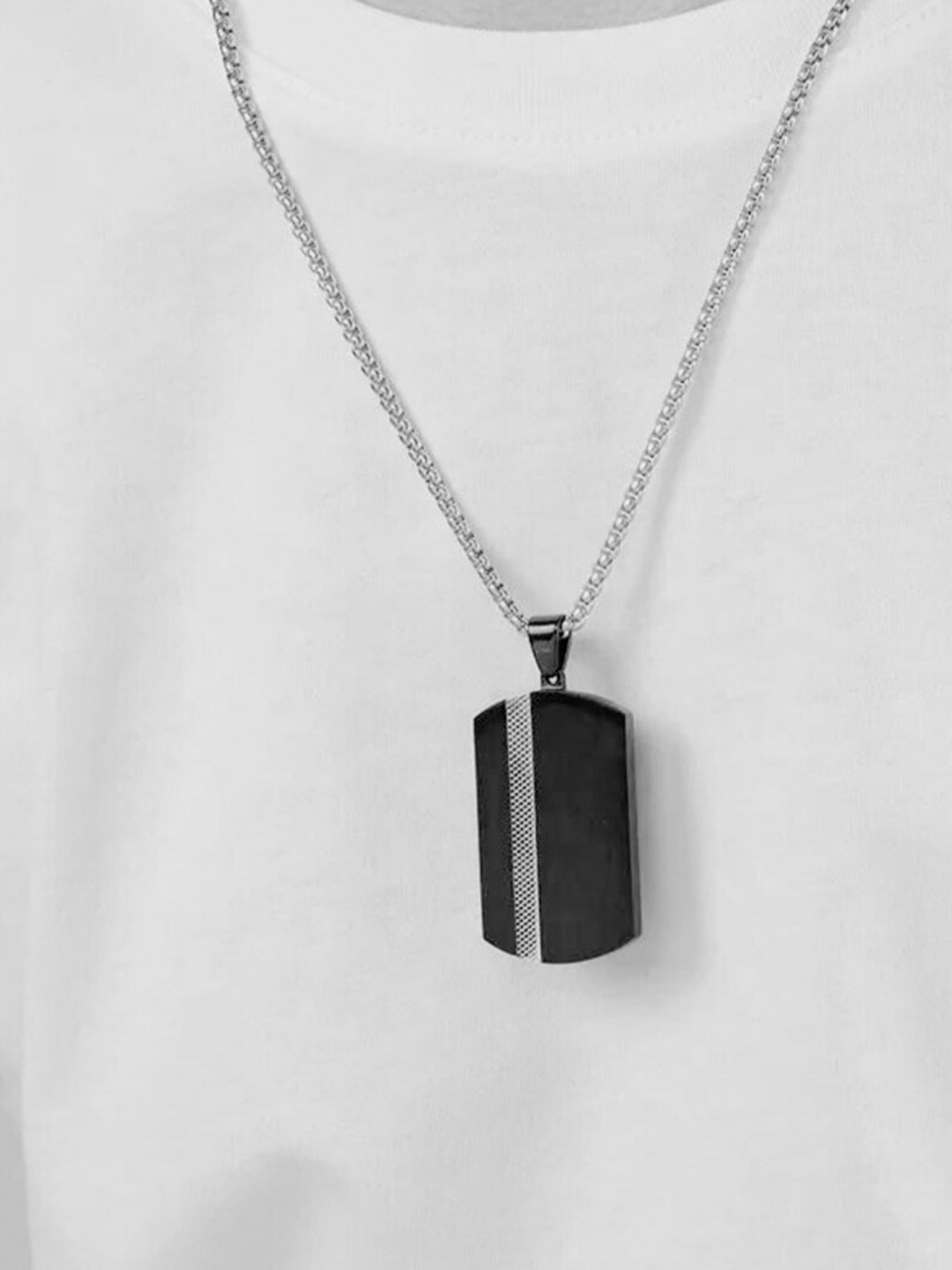 

WROGN Geometric-Shaped Pendant, Black