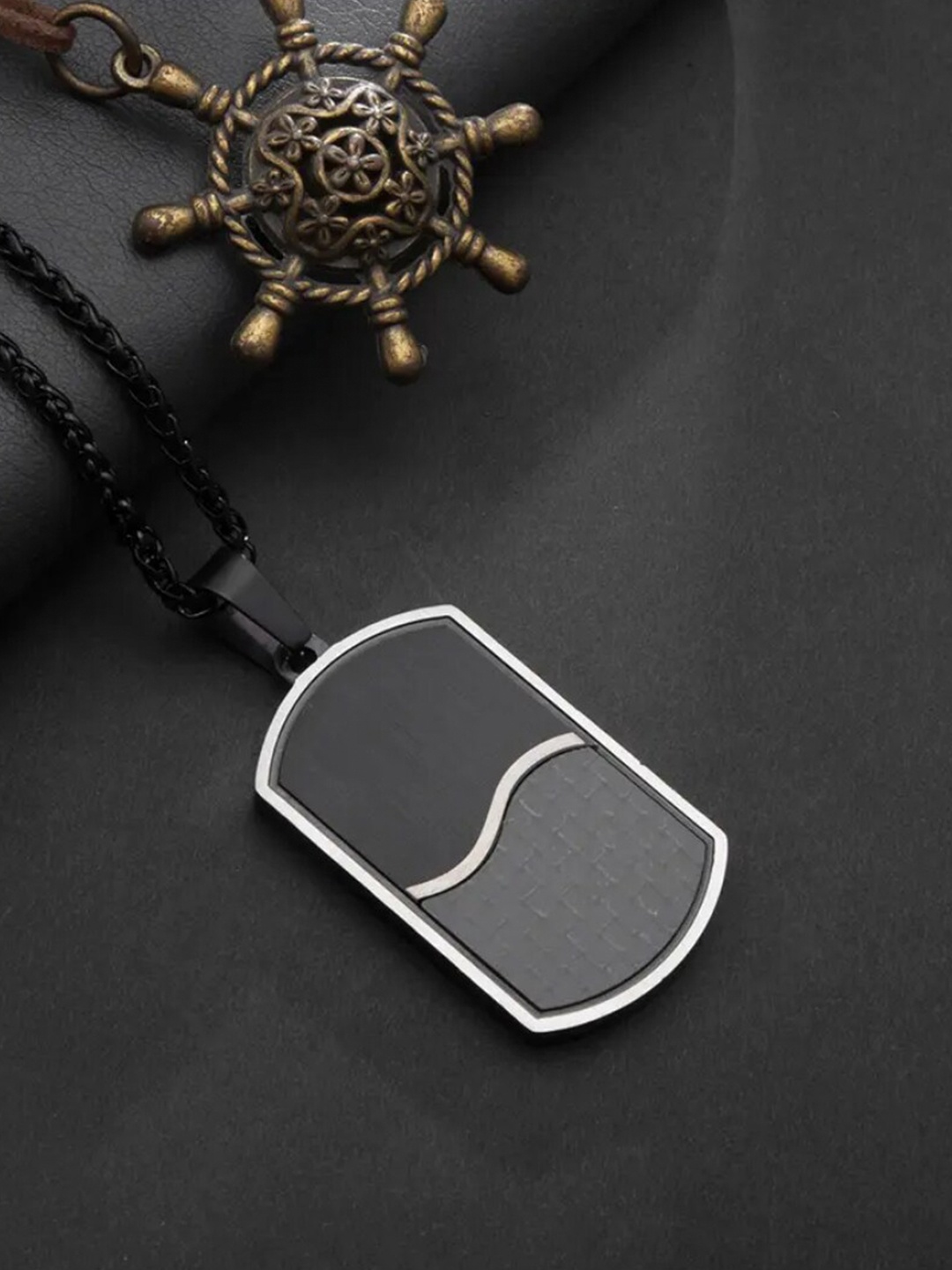 

WROGN Geometric Shaped-Charm Pendant With Chain, Silver